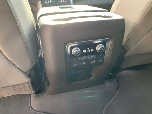 Used 2021 GMC Yukon XL SLT w/ SLT Premium Package image 27