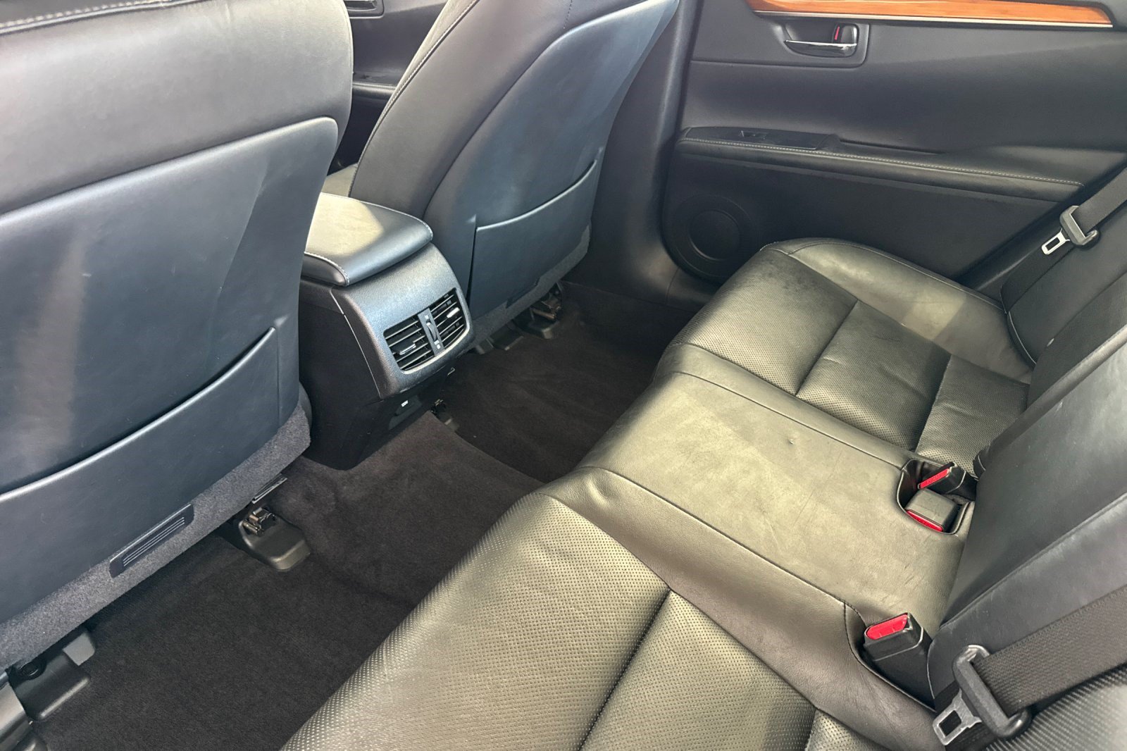 Used 2014 Lexus ES 300h w/ Luxury Package w/Bamboo Trim FWD image 15