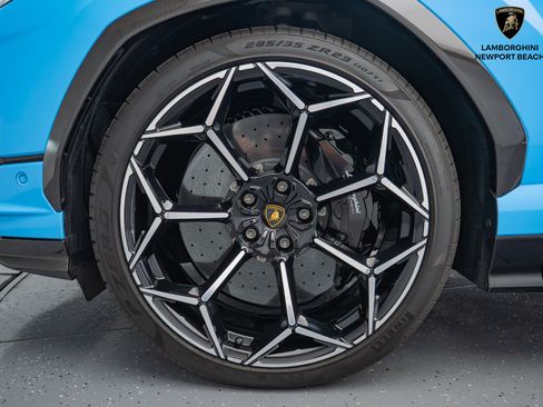 Used 2024 Lamborghini Urus Performante image 38