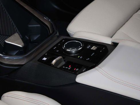 Used 2025 BMW X3 xDrive30i image 10