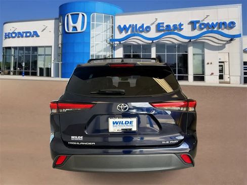 Used 2022 Toyota Highlander XLE image 7