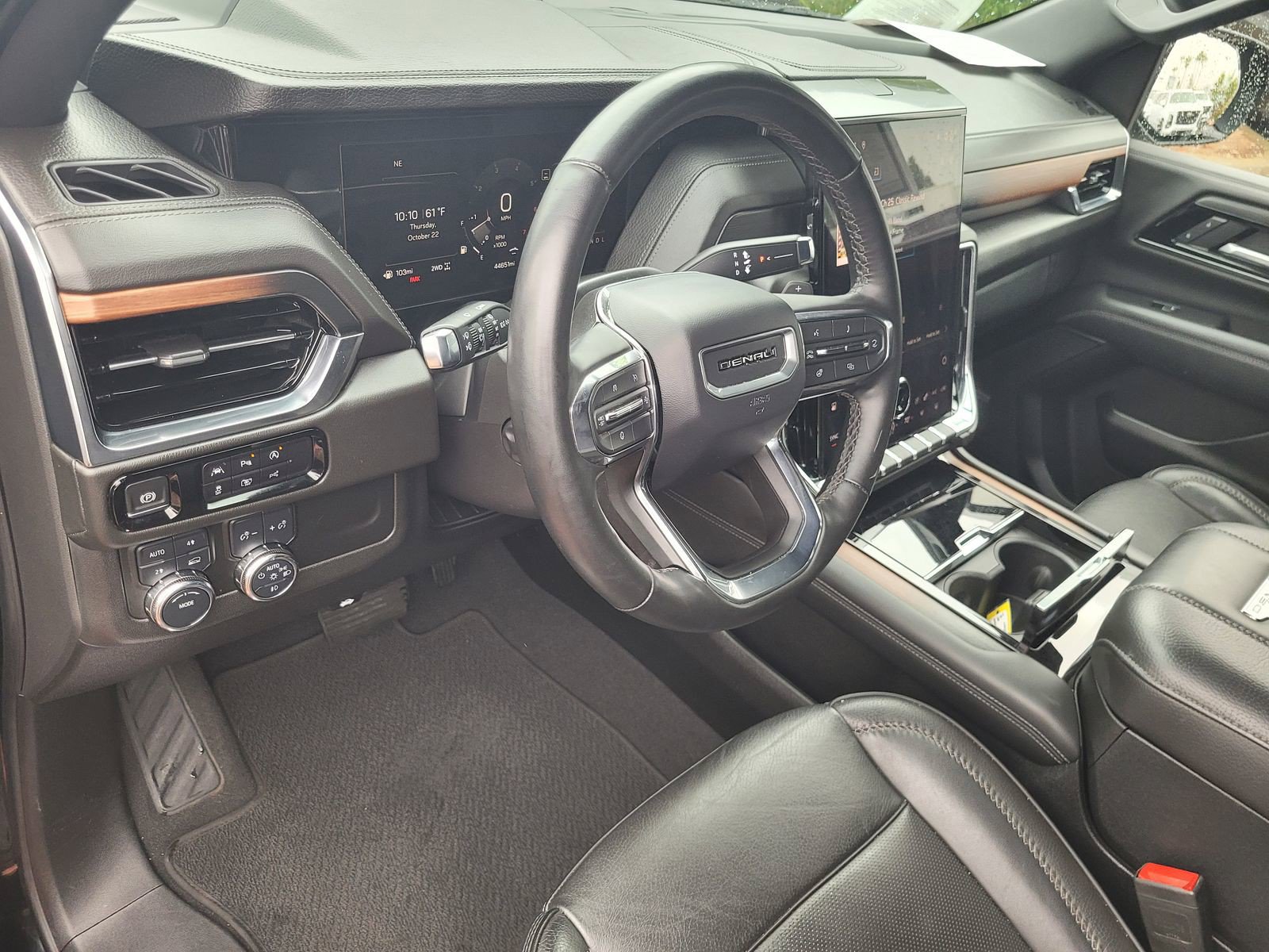 Used 2025 GMC Yukon Denali AWD/4WD image 8