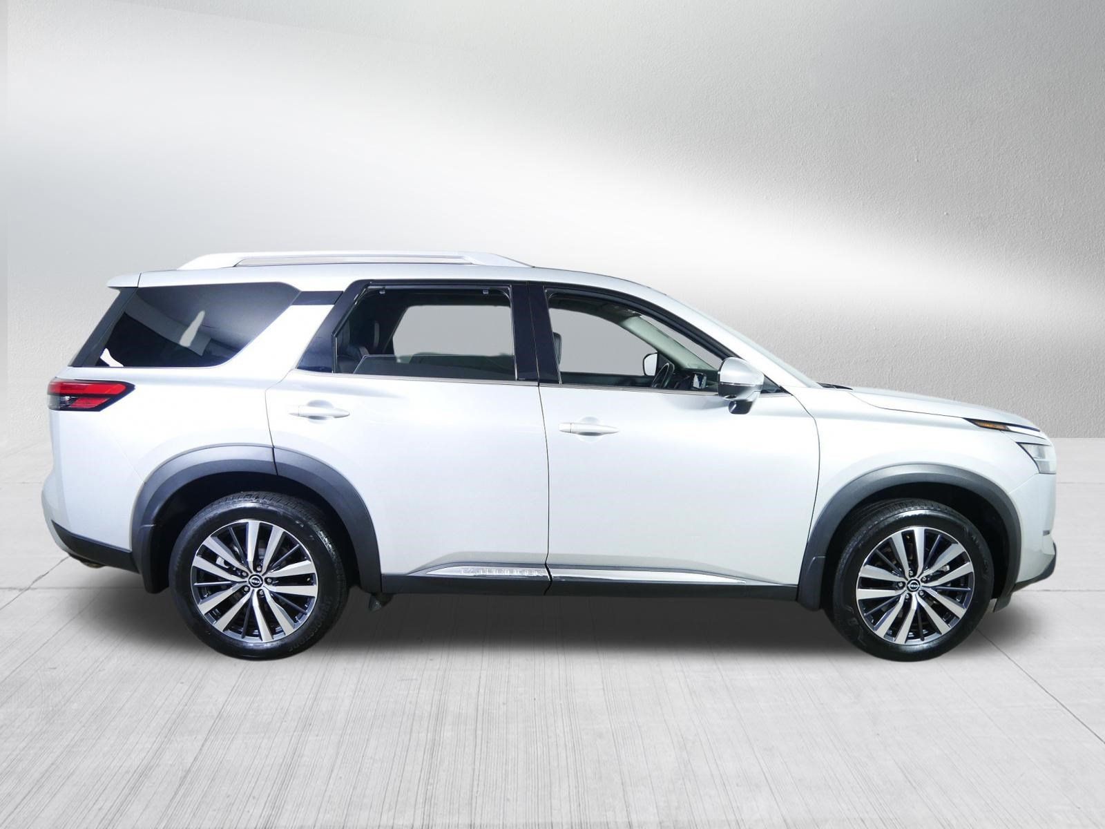 Used 2022 Nissan Pathfinder Platinum w/ Cargo Package AWD/4WD image 8