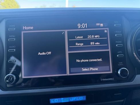 Used 2022 Toyota Tacoma TRD Sport w/ Technology Package AWD/4WD image 18