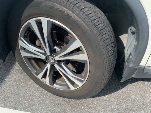 Used 2017 Nissan Rogue SL w/ SL Premium Package image 14