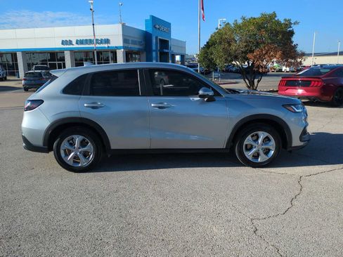 Used 2023 Honda HR-V LX image 9