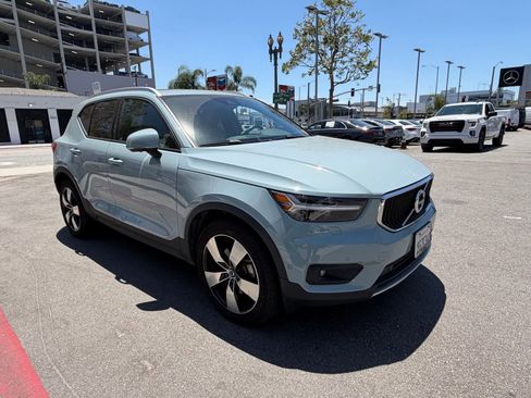 Used 2019 Volvo XC40 T5 Momentum AWD/4WD image 5