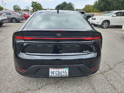 Used 2023 Toyota Prius LE FWD image 3