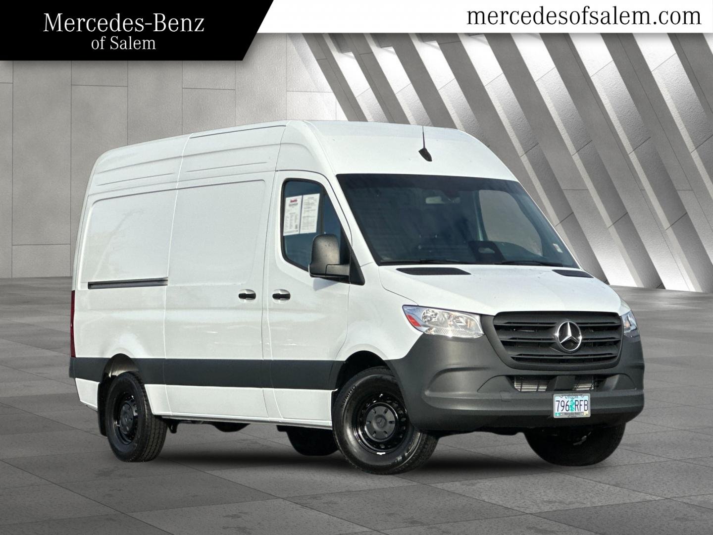 Used 2025 Mercedes-Benz Sprinter 2500 image 1