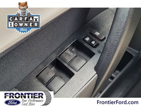 Used 2015 Toyota Corolla LE image 14