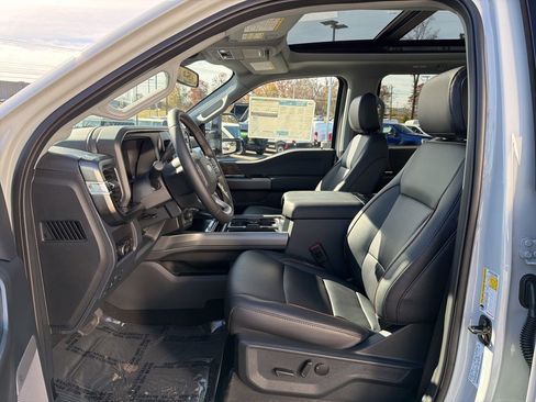 New 2026 Ford F250 Lariat w/ Black Appearance Package image 11