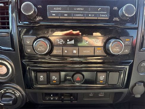 Used 2023 Nissan Titan SV w/ SV Convenience Package image 18