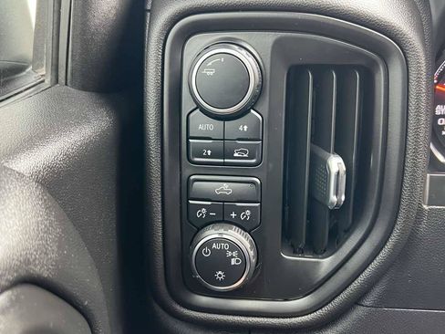 Used 2022 Chevrolet Silverado 1500 Custom w/ Safety Confidence Package AWD/4WD image 30