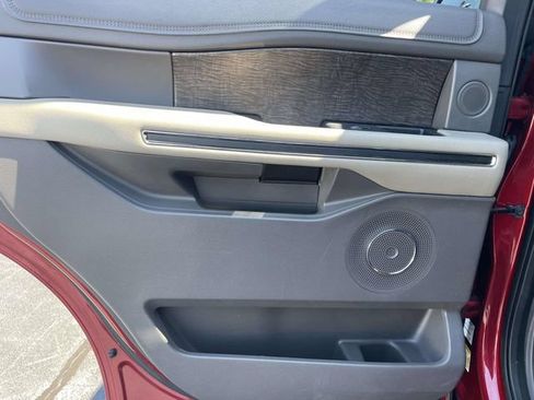 Used 2018 Ford Expedition Limited w/ Equipment Group 302A RWD image 12