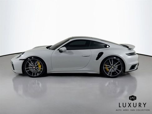 Used 2022 Porsche 911 Turbo S image 9