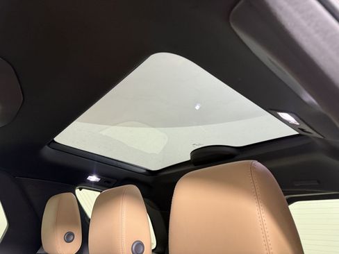 New 2026 Land Rover Discovery Limited Edition image 12