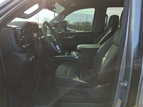 Certified 2025 GMC Sierra 2500 SLT w/ SLT Convenience Package image 13