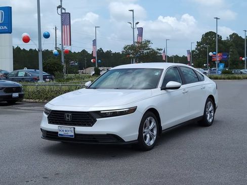 Certified 2025 Honda Accord LX image 9