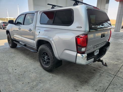 Used 2019 Toyota Tacoma SR5 AWD/4WD image 5