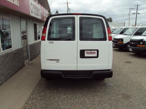 Used 2012 Chevrolet Express 1500 AWD image 6