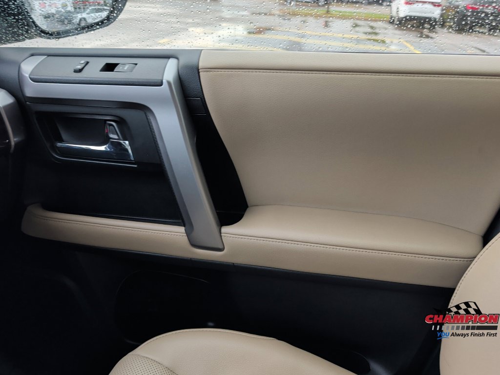 Used 2023 Toyota 4Runner Limited AWD/4WD image 32