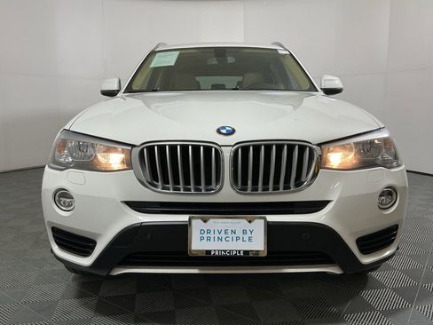 Used 2017 BMW X3 xDrive28i image 3