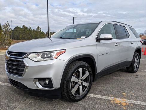 Used 2020 Chevrolet Traverse LT w/ LT Premium Package image 65