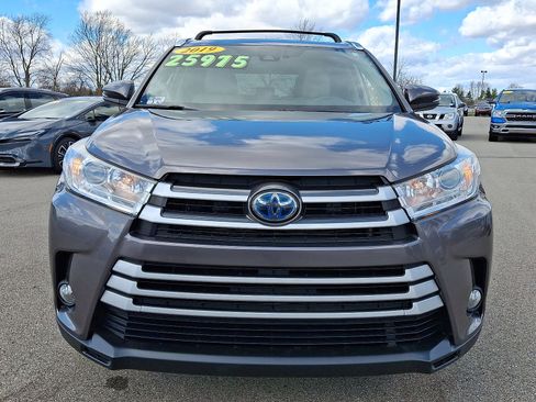 Used 2019 Toyota Highlander XLE AWD/4WD image 29