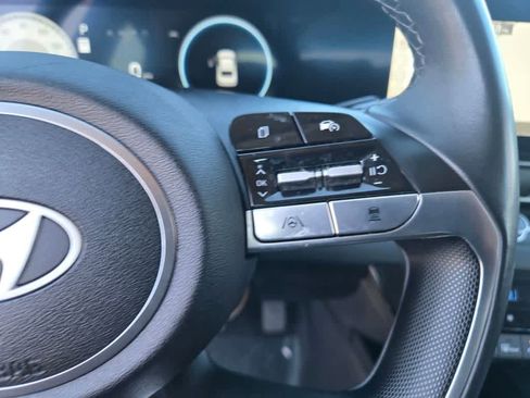 Used 2024 Hyundai Elantra Limited image 19