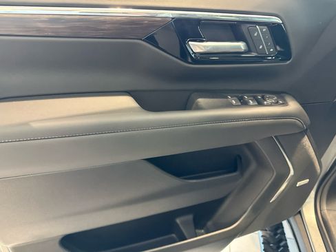 New 2026 Chevrolet Suburban Z71 w/ Z71 Off-Road Package AWD/4WD image 22