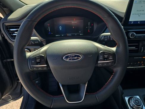 Used 2025 Ford Escape ST-Line image 30