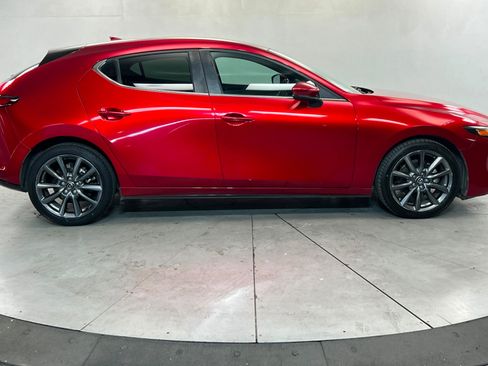 Used 2020 MAZDA MAZDA3 Hatchback w/ Preferred Package FWD image 7