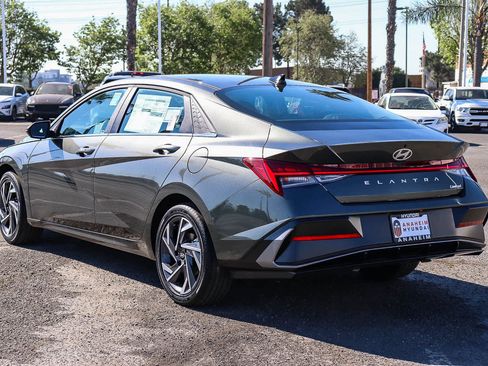 New 2026 Hyundai Elantra Limited FWD image 22