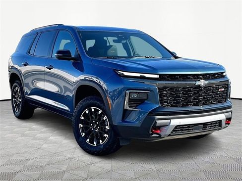 Used 2024 Chevrolet Traverse Z71 w/ Enhanced Driving Package image 1