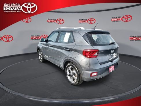 Used 2025 Hyundai Venue SEL image 6