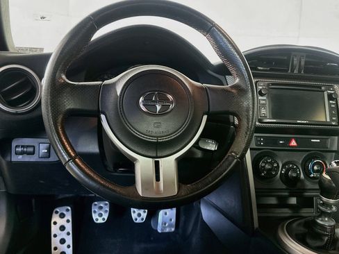 Used 2015 Scion FR-S RWD image 17