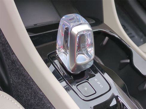 New 2026 Volvo XC40 B5 Plus w/ Protection Package Premier image 12