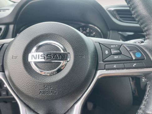Used 2020 Nissan Rogue SV w/ Premium Package AWD/4WD image 25