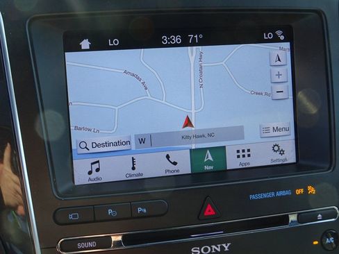 Used 2018 Ford Explorer Platinum image 36