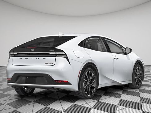 New 2026 Toyota Prius Plug-In Hybrid image 2