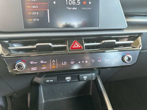 Certified 2024 Kia Niro LX FWD image 18