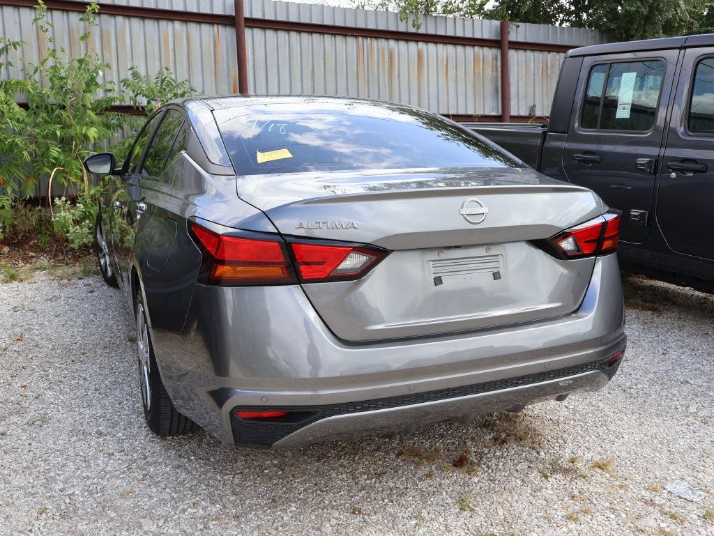 Used 2023 Nissan Altima 2.5 S FWD image 14