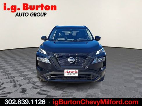 Used 2023 Nissan Rogue SV w/ SV Premium B Package image 2