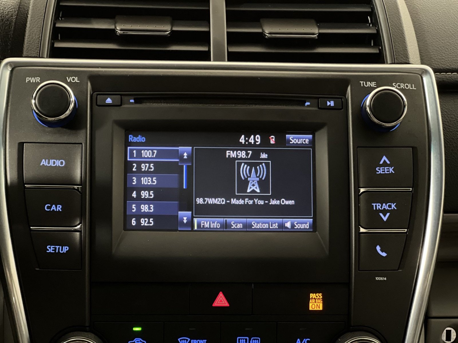Used 2016 Toyota Camry LE FWD image 18