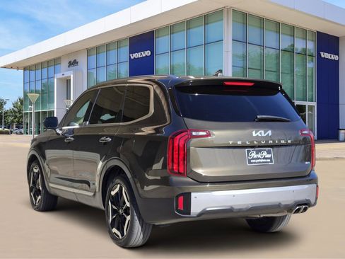 Used 2023 Kia Telluride S w/ S Sunroof Package image 4