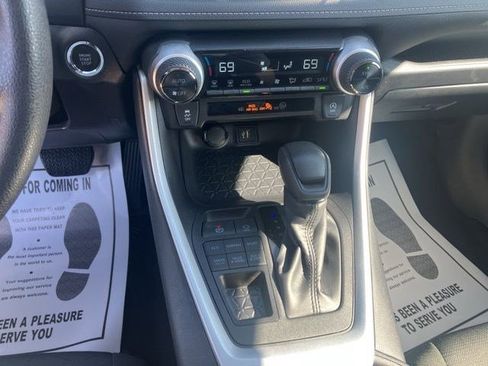 Used 2025 Toyota RAV4 XLE image 18