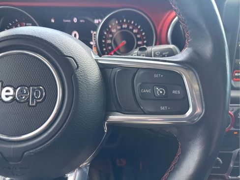 Used 2019 Jeep Wrangler Unlimited Rubicon AWD/4WD image 16