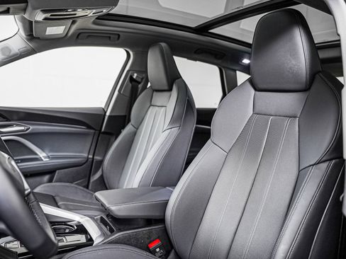 Certified 2025 Audi Q5 Premium w/ Premium Plus AWD/4WD image 12
