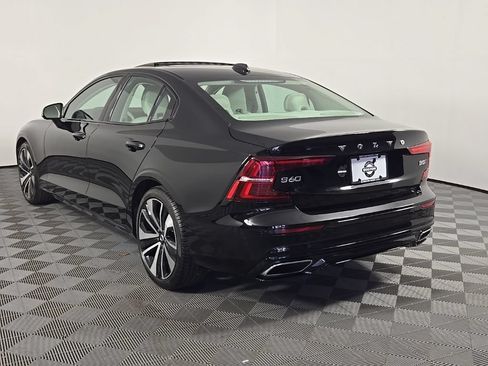 Used 2022 Volvo S60 B5 Momentum w/ Premium Package AWD/4WD image 12