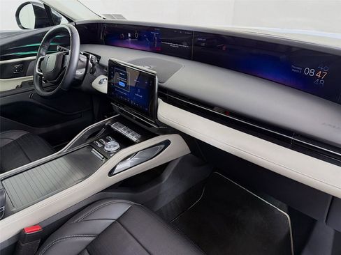 Used 2024 Lincoln Nautilus Reserve image 28